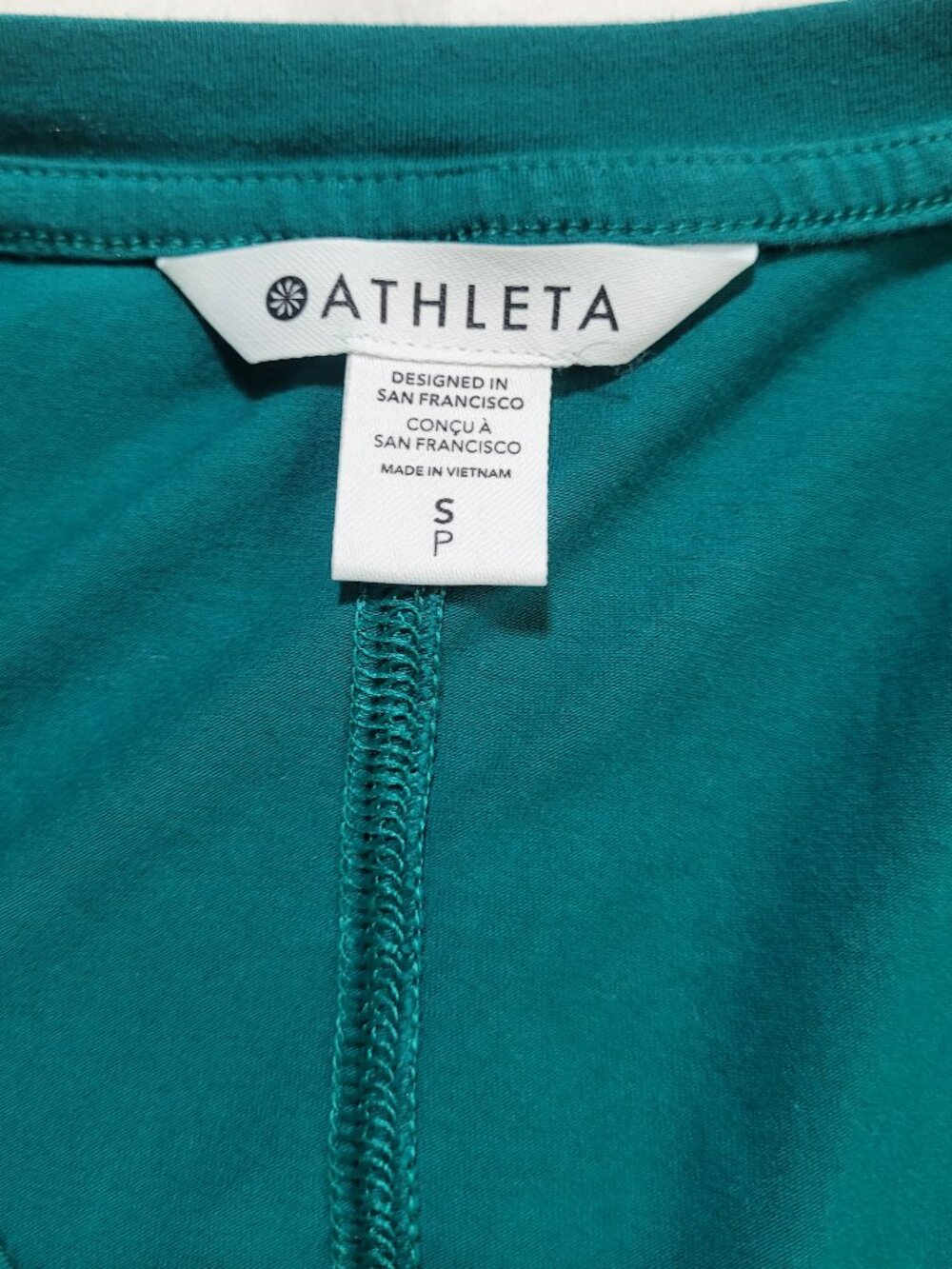 Athleta Outbound V Neck Tee Emerald Green Ruched Cap Sleeve Top Small Athleisure - Picture 3 of 7